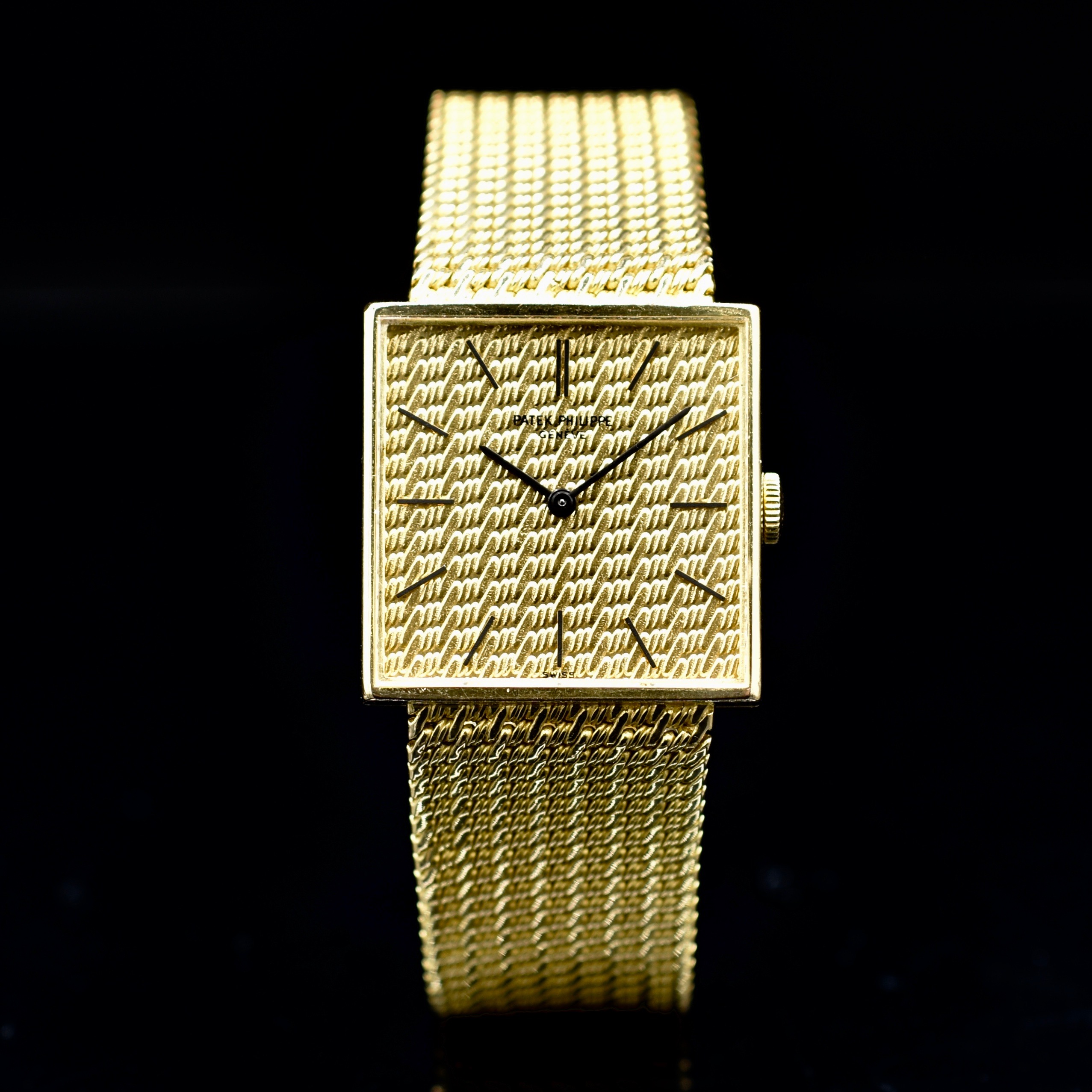 Patek square online