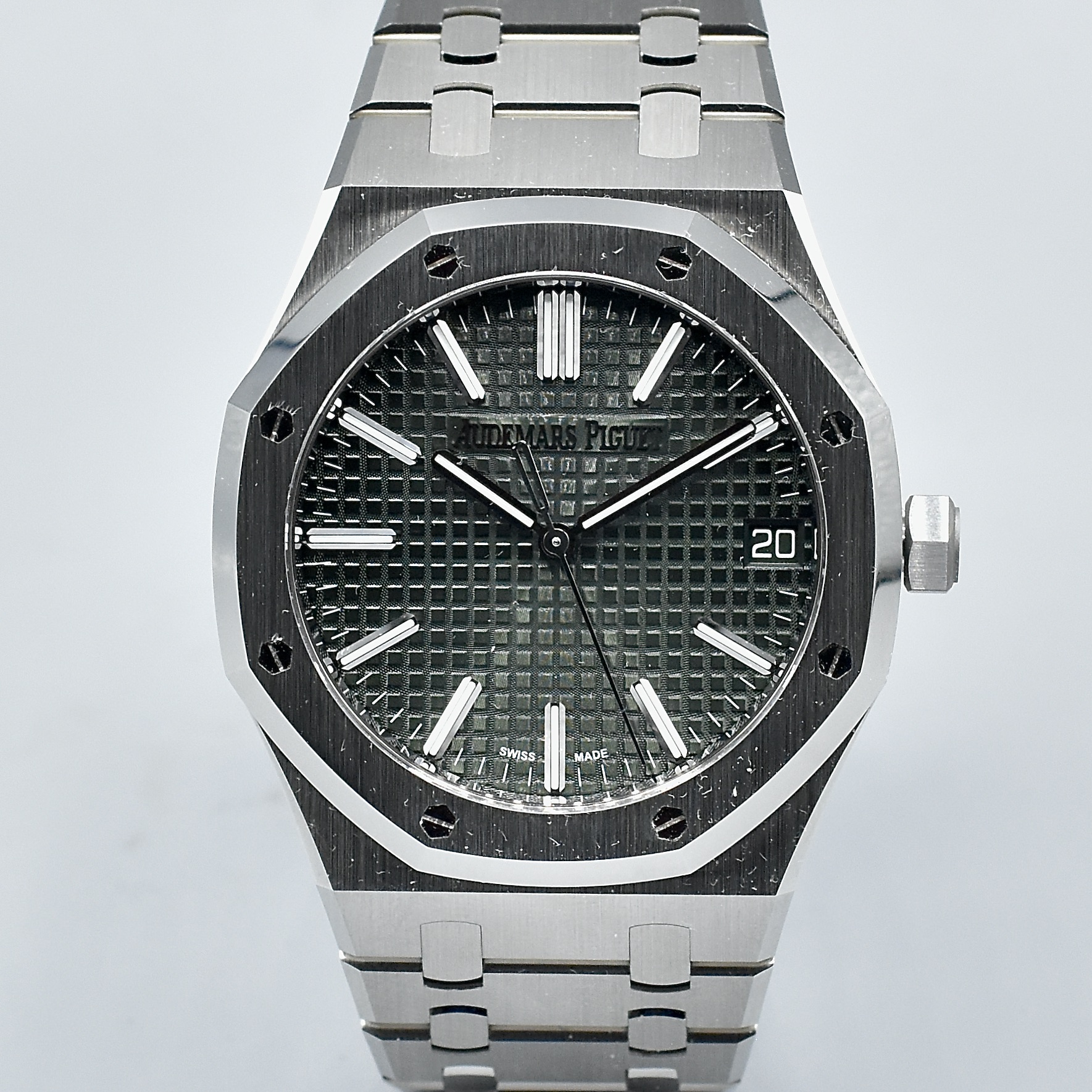 AUDEMARS PIGUET ROYAL OAK REF. 15510ST GREEN DIAL BOX AND PAPERS